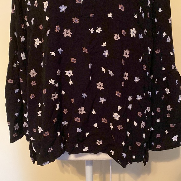 COPY - LOFT blouse - Picture 3 of 13
